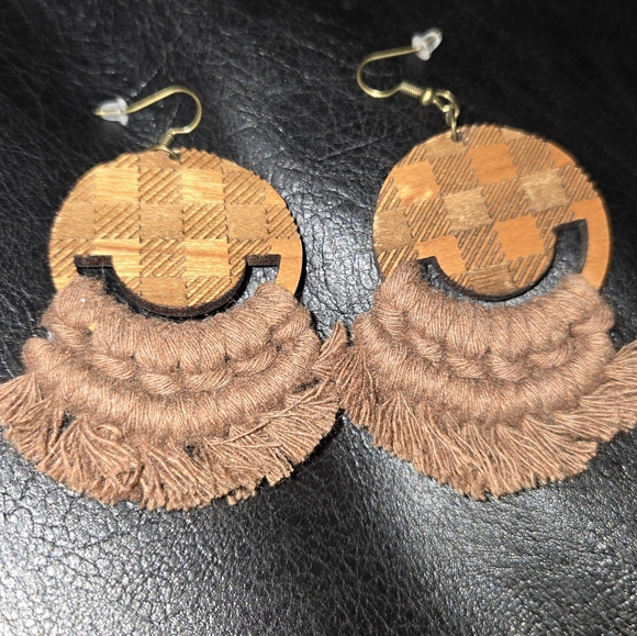 Brown Fringe Earrings with Circular Pendants - Picture 2 of 6